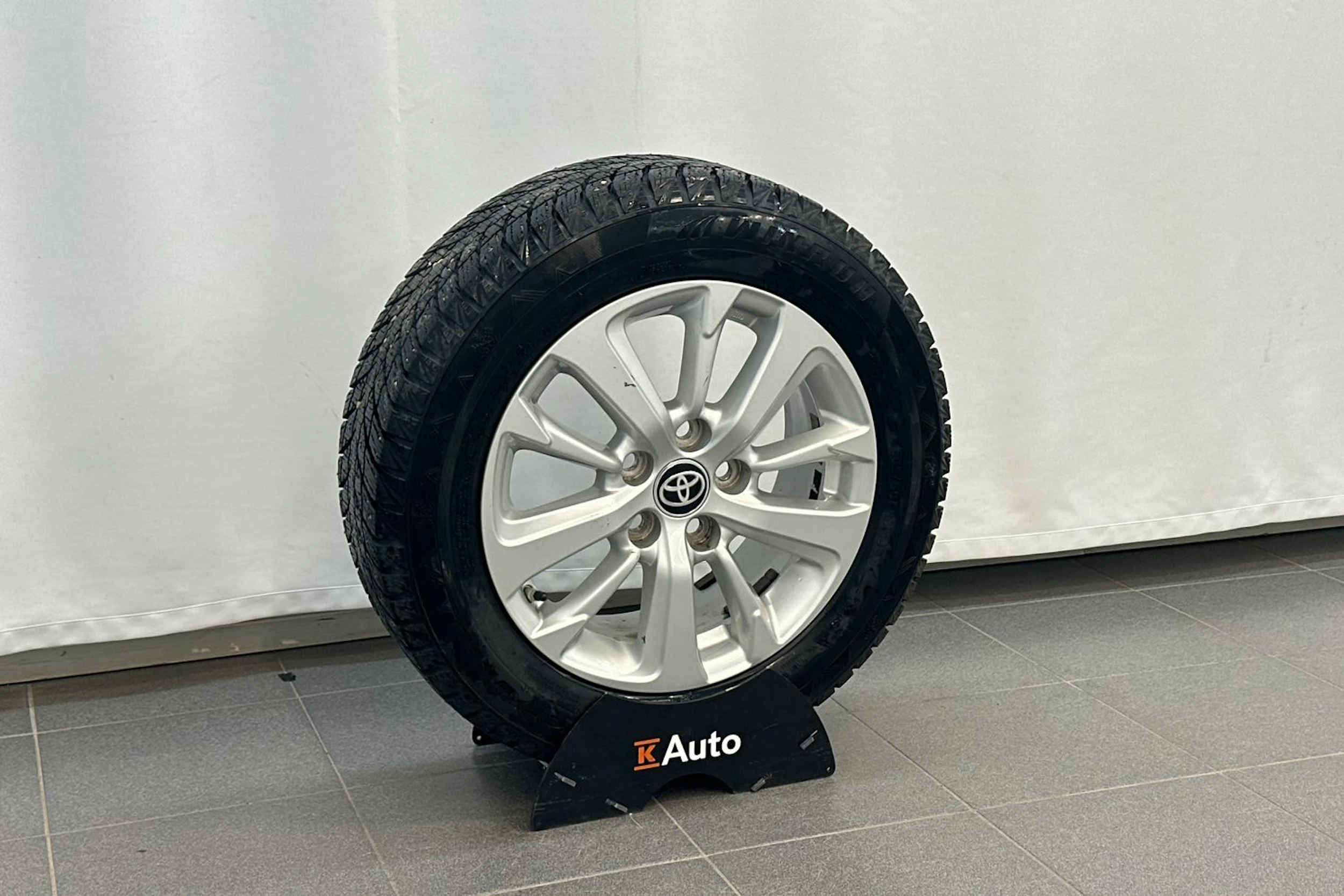 Valkoinen Toyota Yaris Cross 2022 kuva 26.