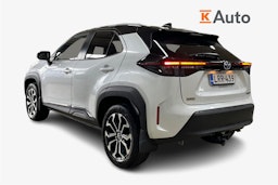 Valkoinen Toyota Yaris Cross 2022 kuva 2.