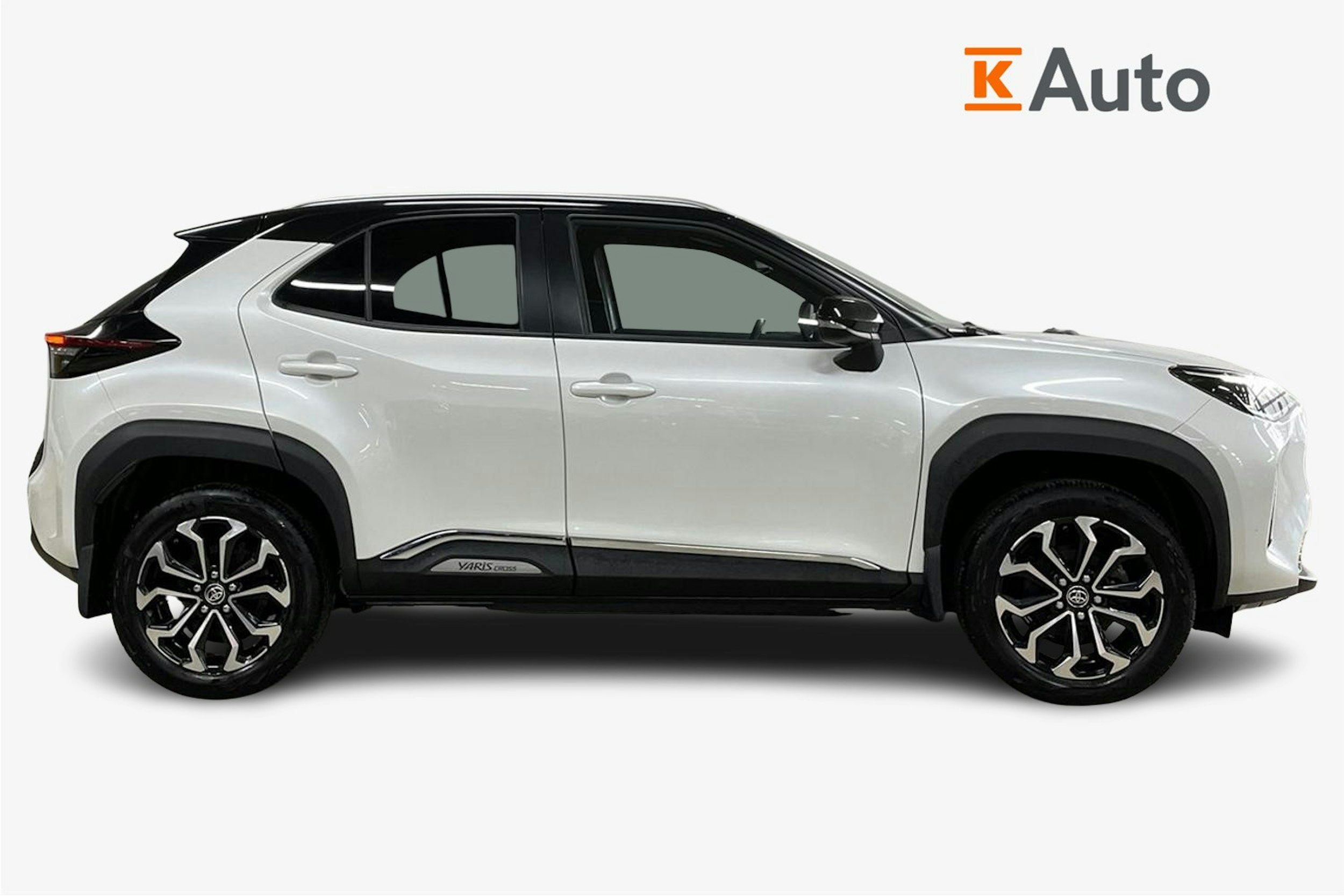 Valkoinen Toyota Yaris Cross 2022 kuva 6.