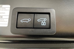 Valkoinen Toyota Yaris Cross 2022 kuva 17.