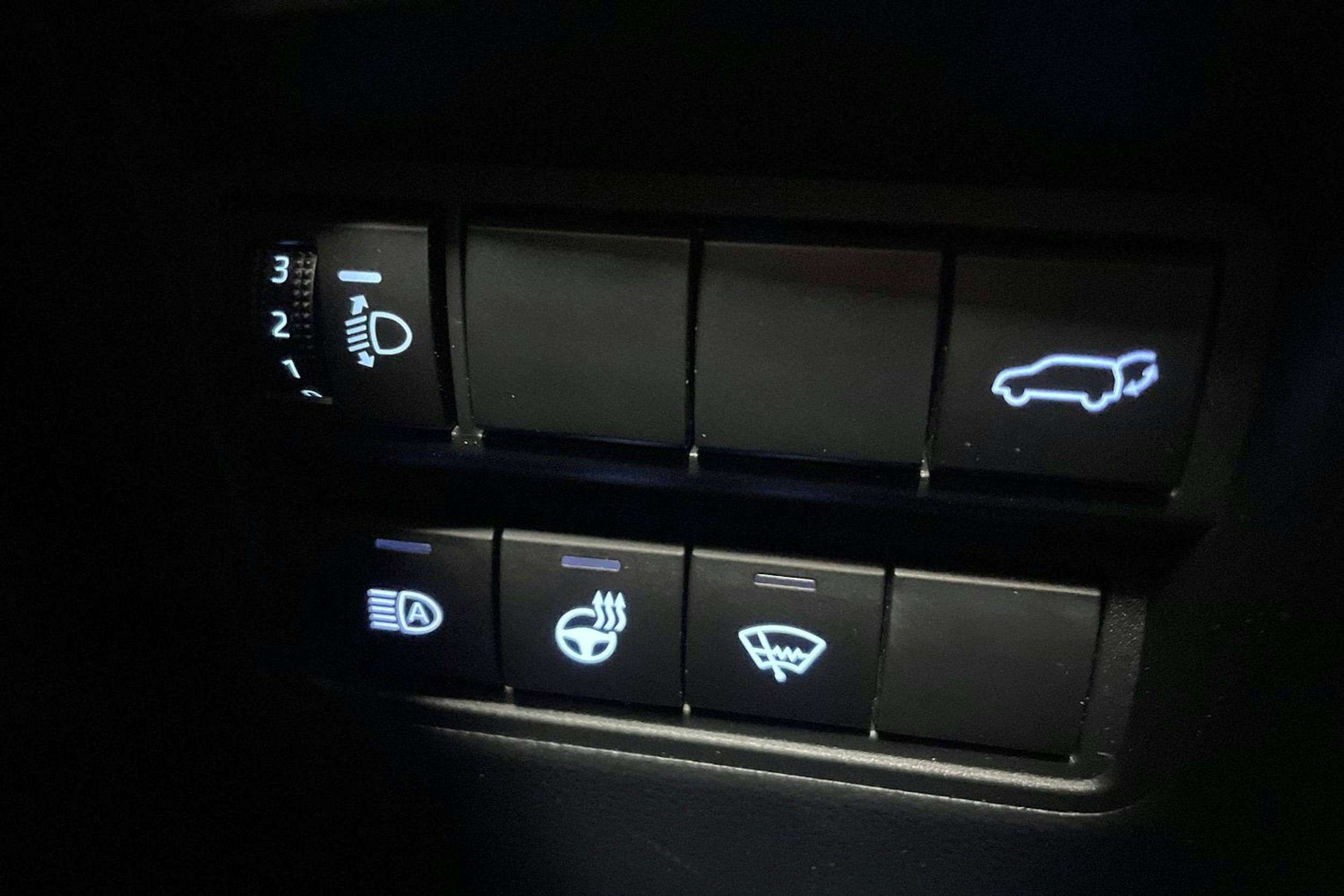 Valkoinen Toyota Yaris Cross 2022 kuva 24.