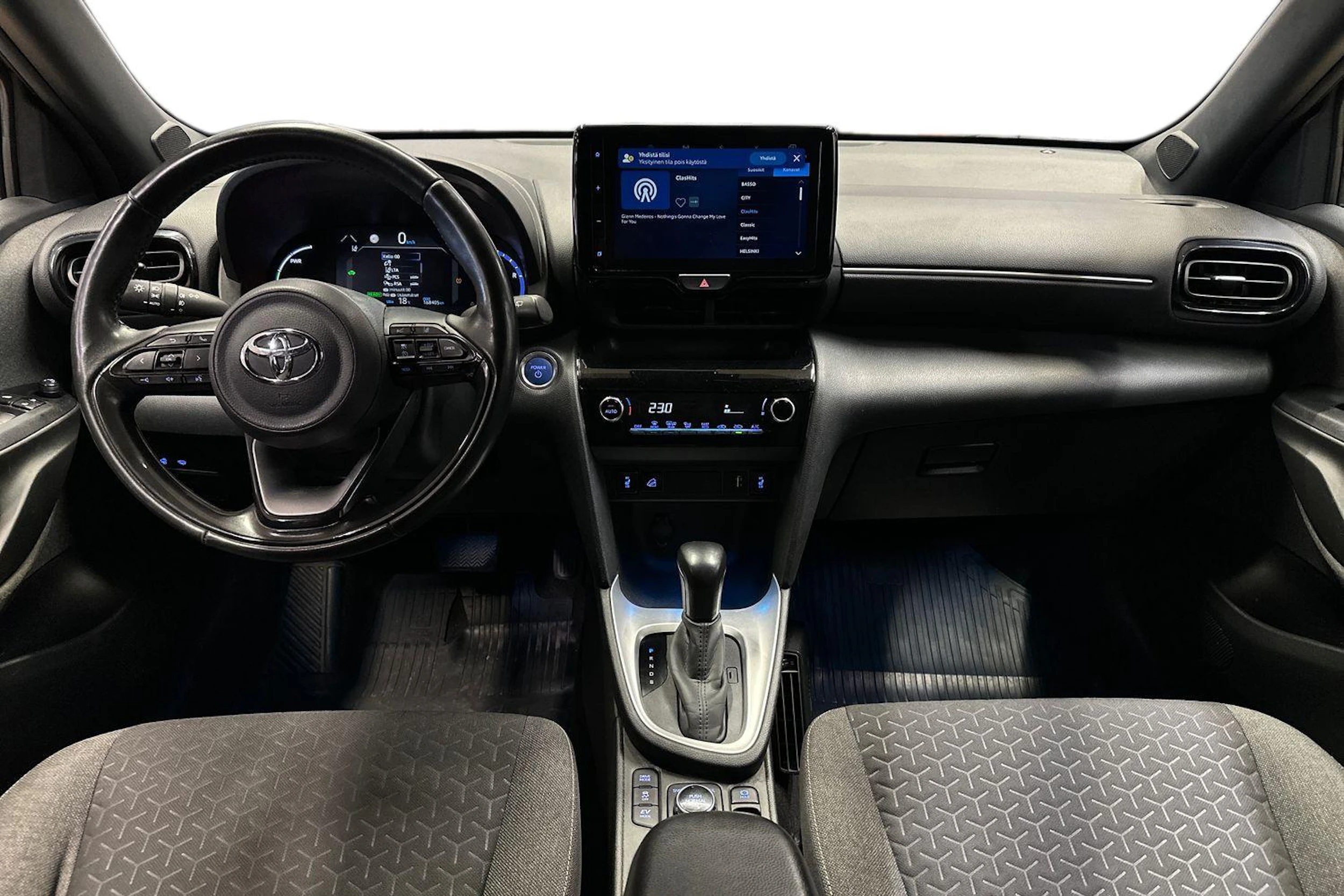 punainen Toyota Yaris Cross 2022 kuva 7.