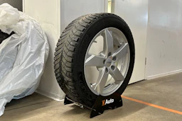 punainen Toyota Yaris Cross 2022 kuva 10.