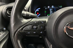 punainen Toyota Yaris Cross 2022 kuva 19.