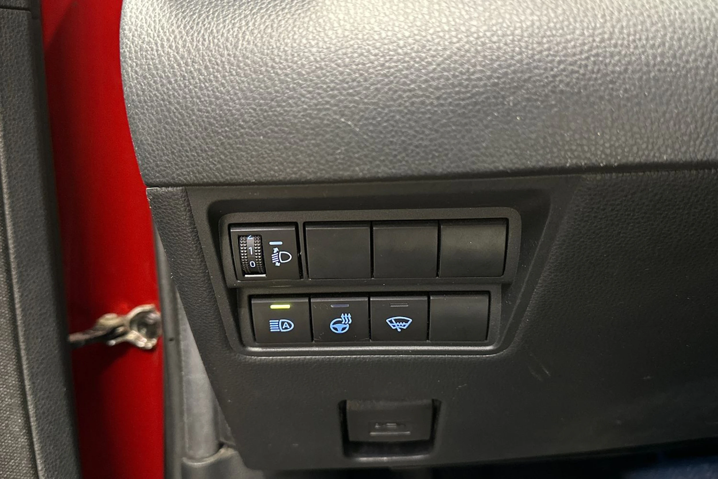 punainen Toyota Yaris Cross 2022 kuva 21.