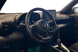 sininen Toyota Yaris Cross 2022 kuva 3.