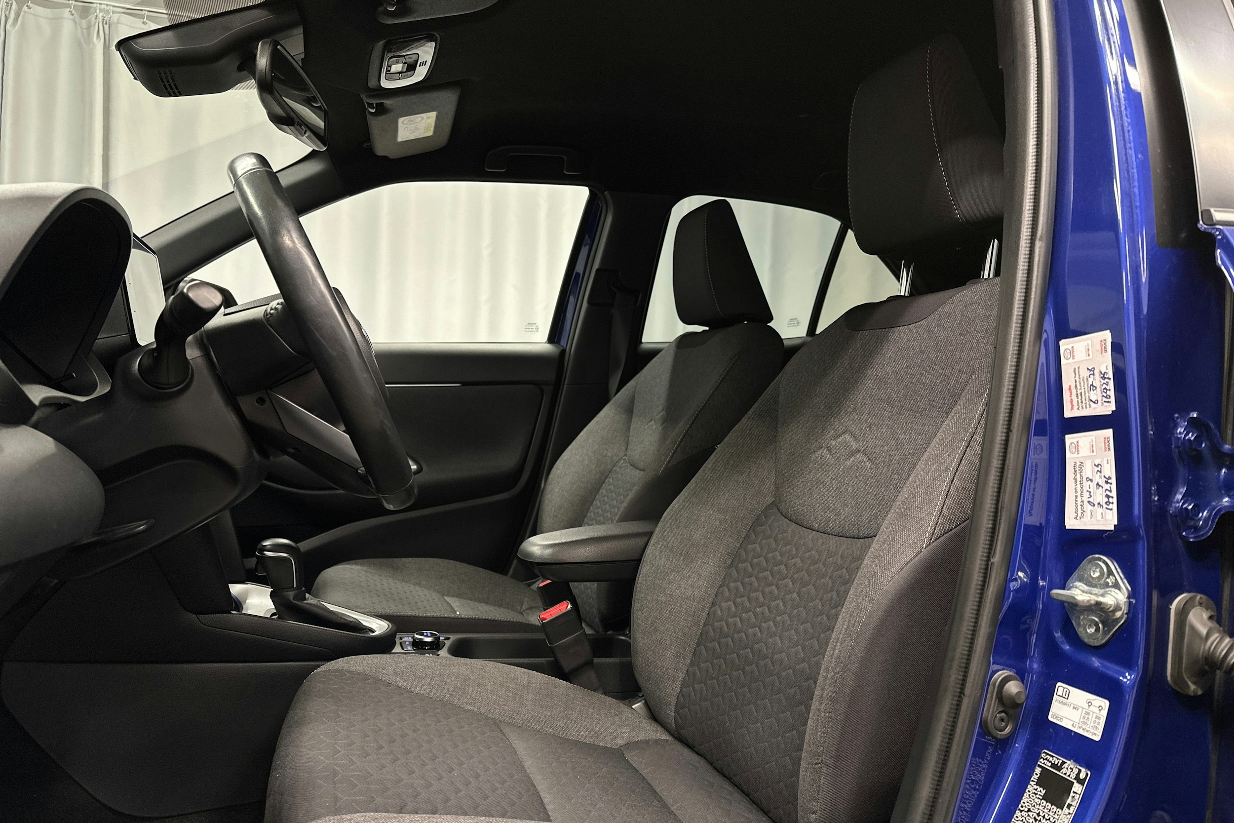 sininen Toyota Yaris Cross 2022 kuva 15.