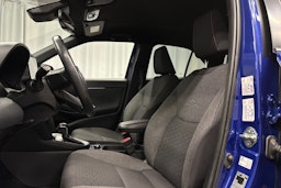 sininen Toyota Yaris Cross 2022 kuva 15.