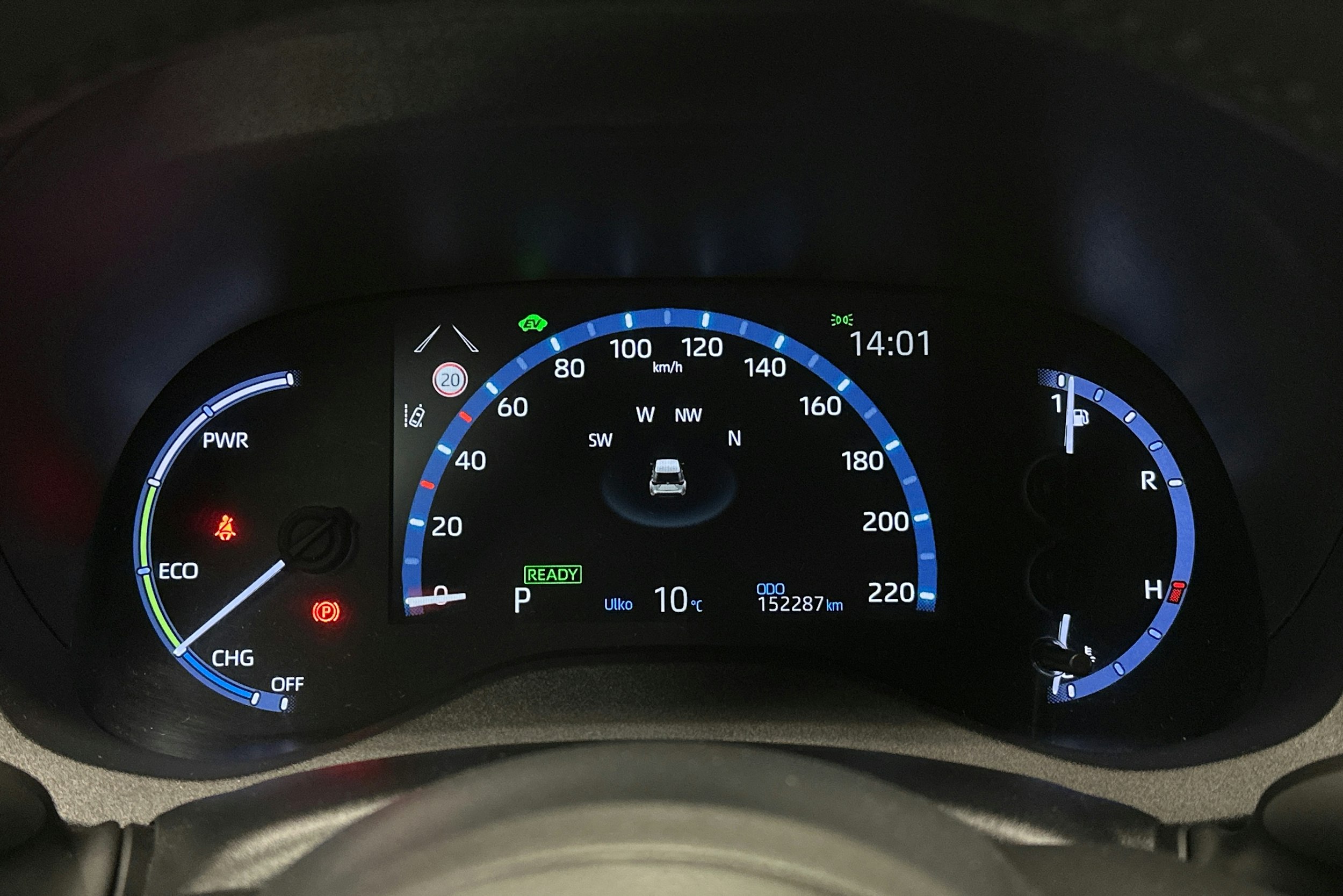 sininen Toyota Yaris Cross 2022 kuva 18.