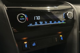 sininen Toyota Yaris Cross 2022 kuva 22.