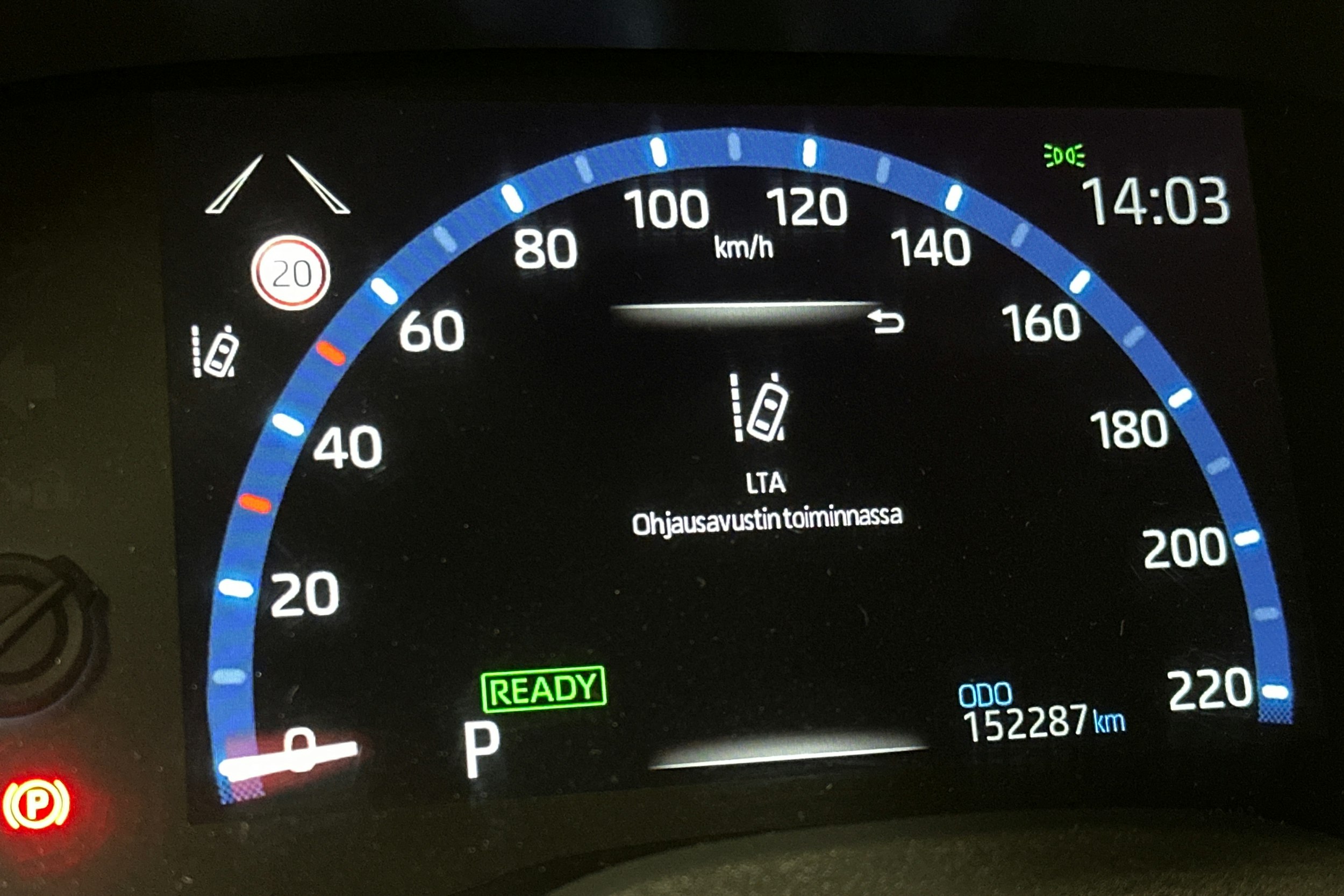 sininen Toyota Yaris Cross 2022 kuva 25.