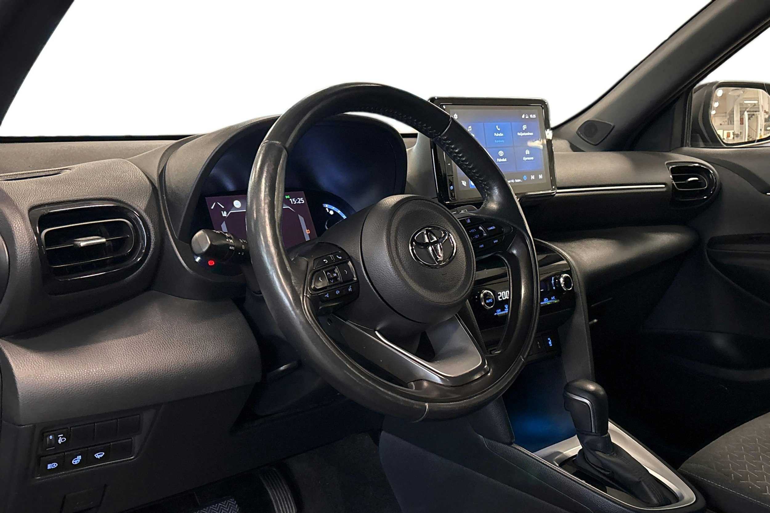 sininen Toyota Yaris Cross 2022 kuva 3.