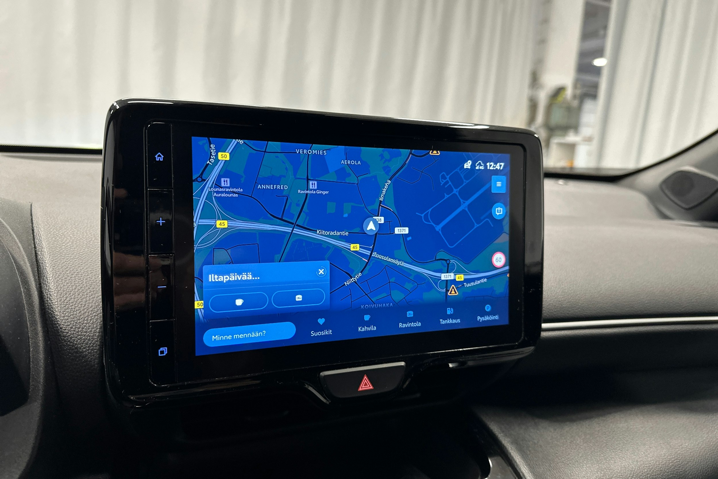 sininen Toyota Yaris Cross 2022 kuva 19.