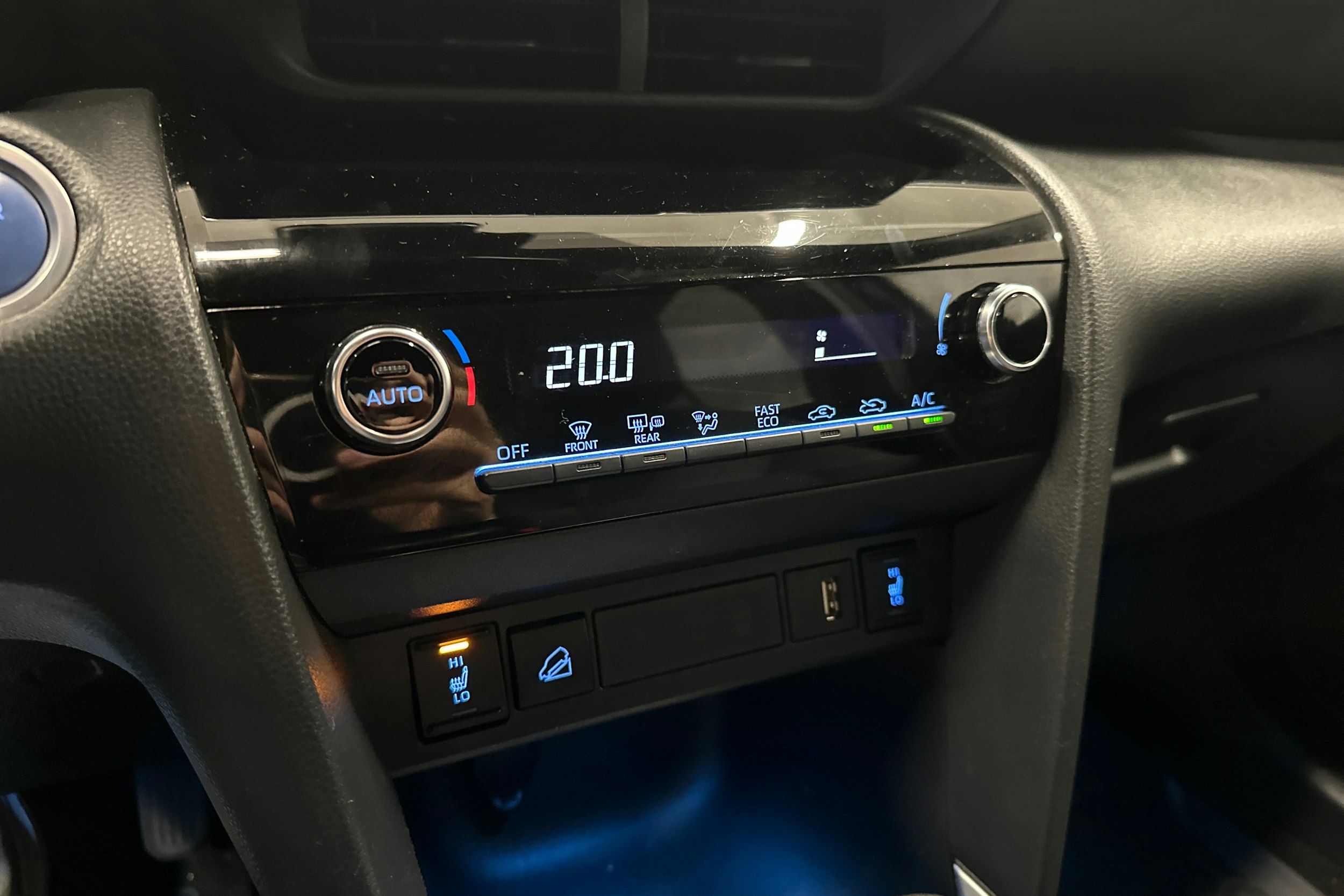 sininen Toyota Yaris Cross 2022 kuva 20.