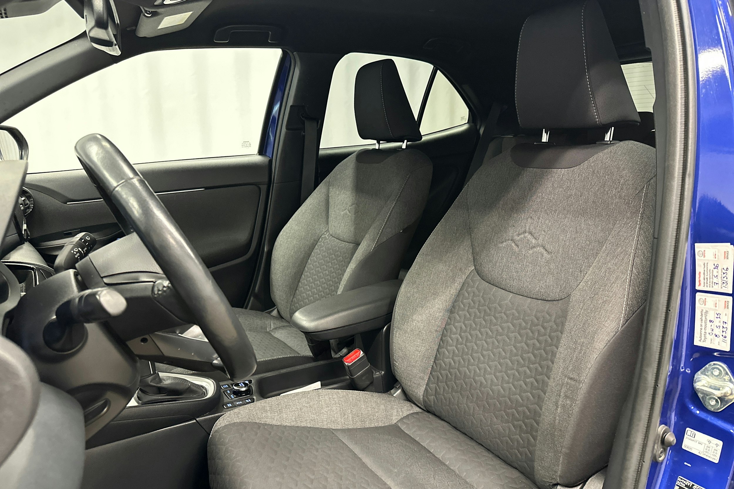 sininen Toyota Yaris Cross 2022 kuva 23.