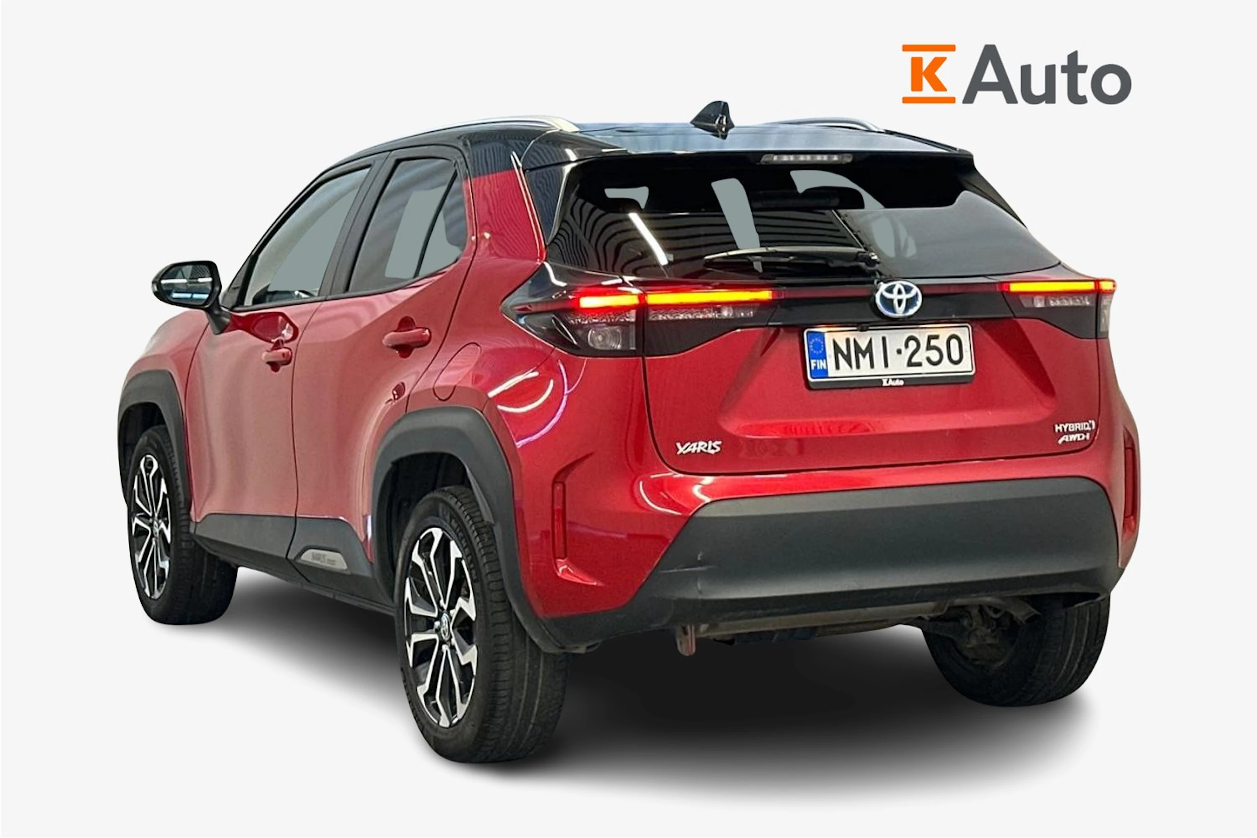 punainen Toyota Yaris Cross 2022 kuva 2.