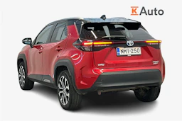 punainen Toyota Yaris Cross 2022 kuva 2.