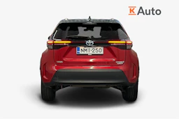 punainen Toyota Yaris Cross 2022 kuva 3.