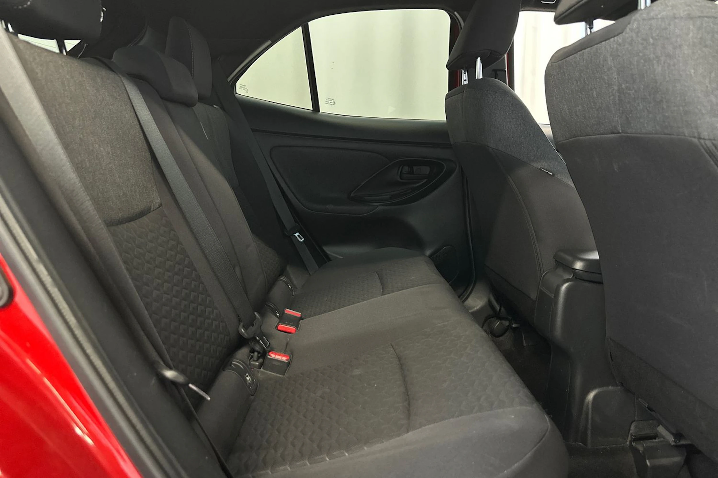 punainen Toyota Yaris Cross 2022 kuva 10.