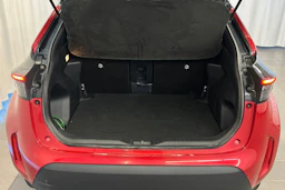 punainen Toyota Yaris Cross 2022 kuva 13.