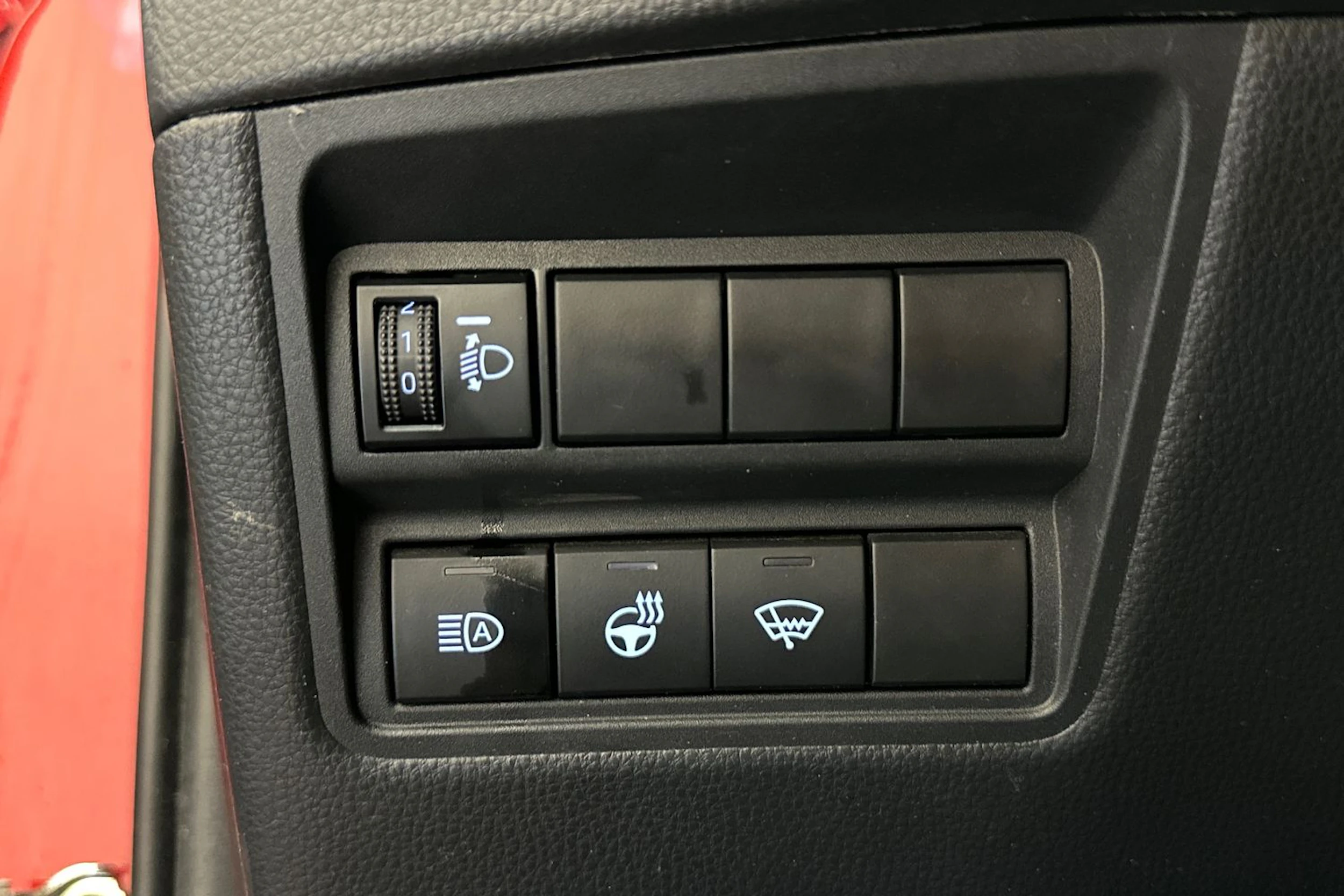 punainen Toyota Yaris Cross 2022 kuva 15.