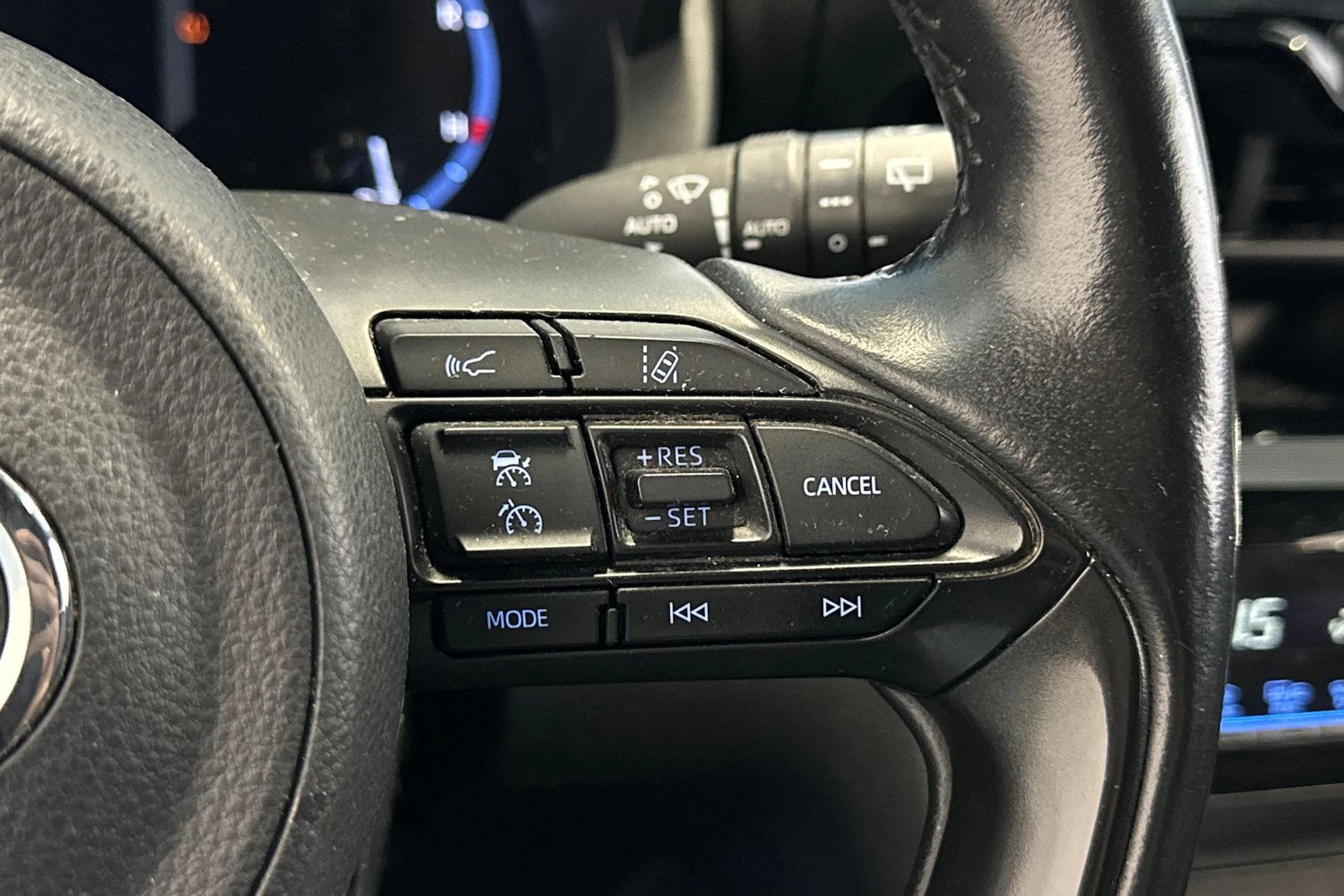 punainen Toyota Yaris Cross 2022 kuva 17.