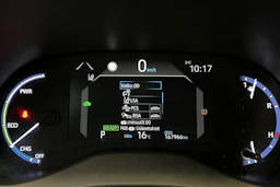 punainen Toyota Yaris Cross 2022 kuva 18.