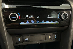 punainen Toyota Yaris Cross 2022 kuva 20.