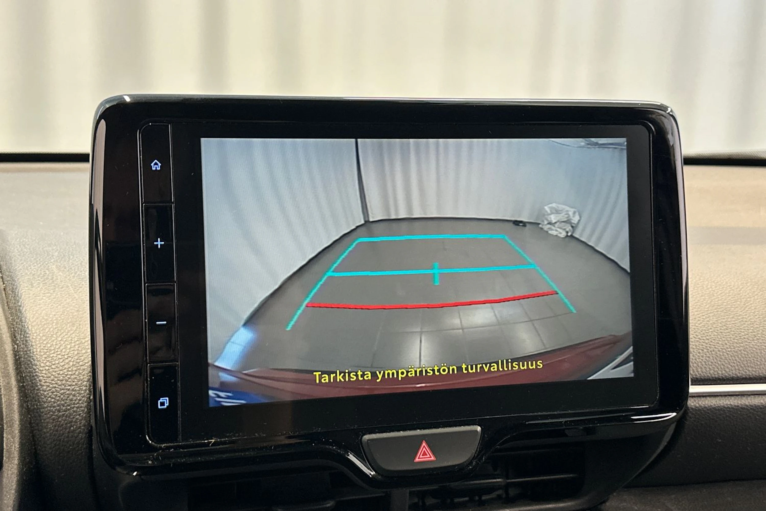 punainen Toyota Yaris Cross 2022 kuva 22.
