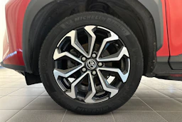 punainen Toyota Yaris Cross 2022 kuva 23.