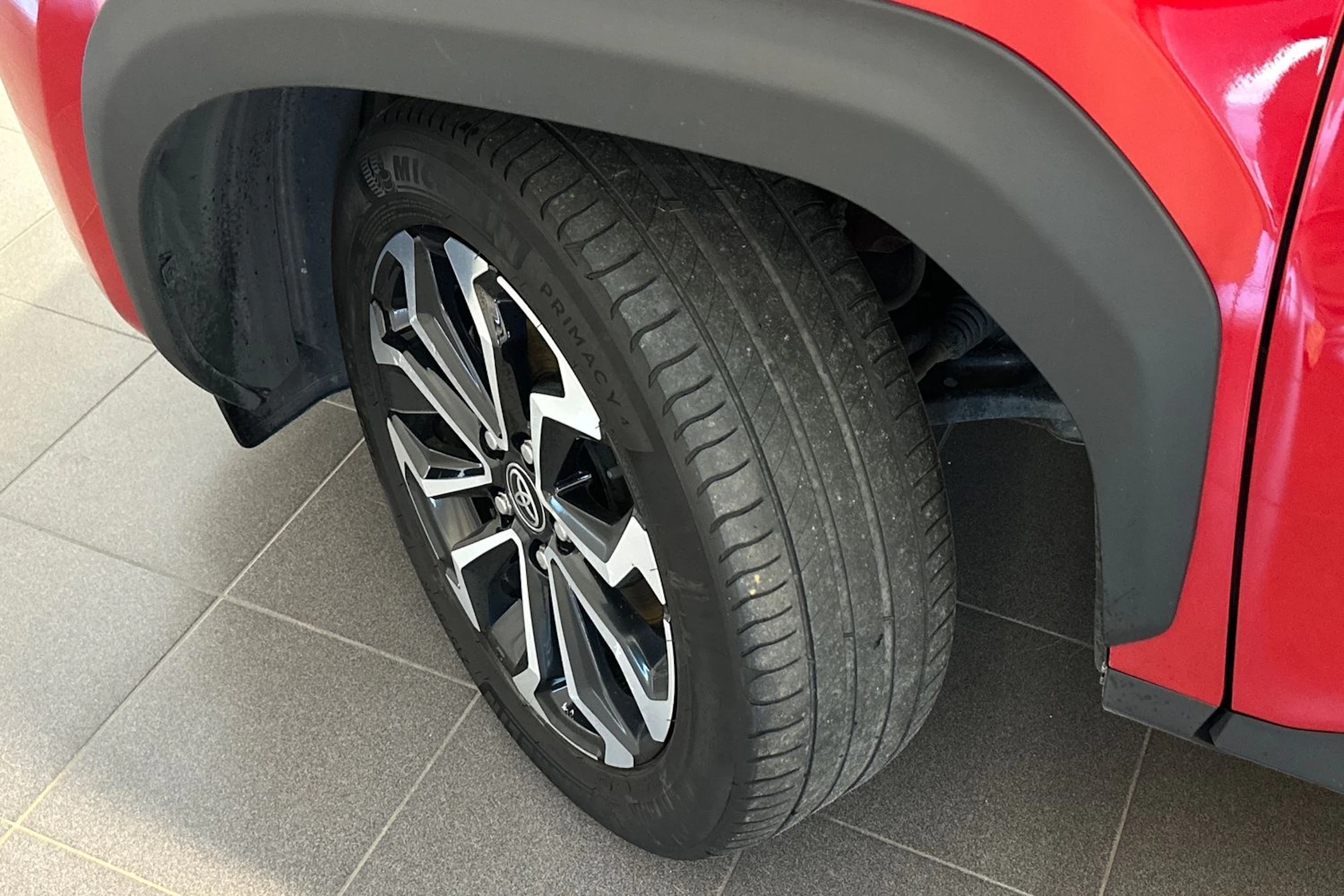 punainen Toyota Yaris Cross 2022 kuva 24.