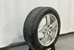 punainen Toyota Yaris Cross 2022 kuva 25.