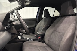 sininen Toyota Yaris Cross 2022 kuva 16.
