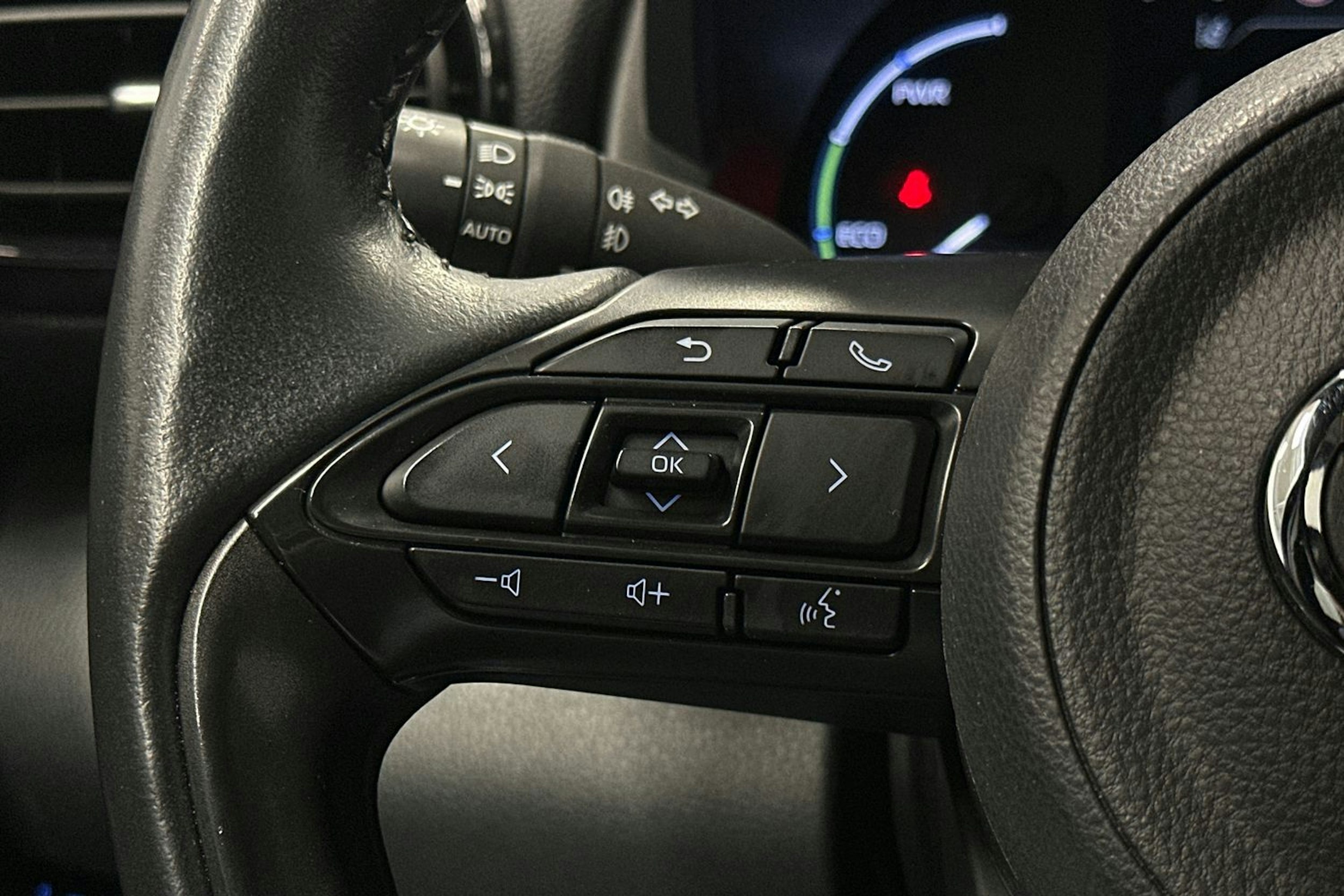 sininen Toyota Yaris Cross 2022 kuva 17.