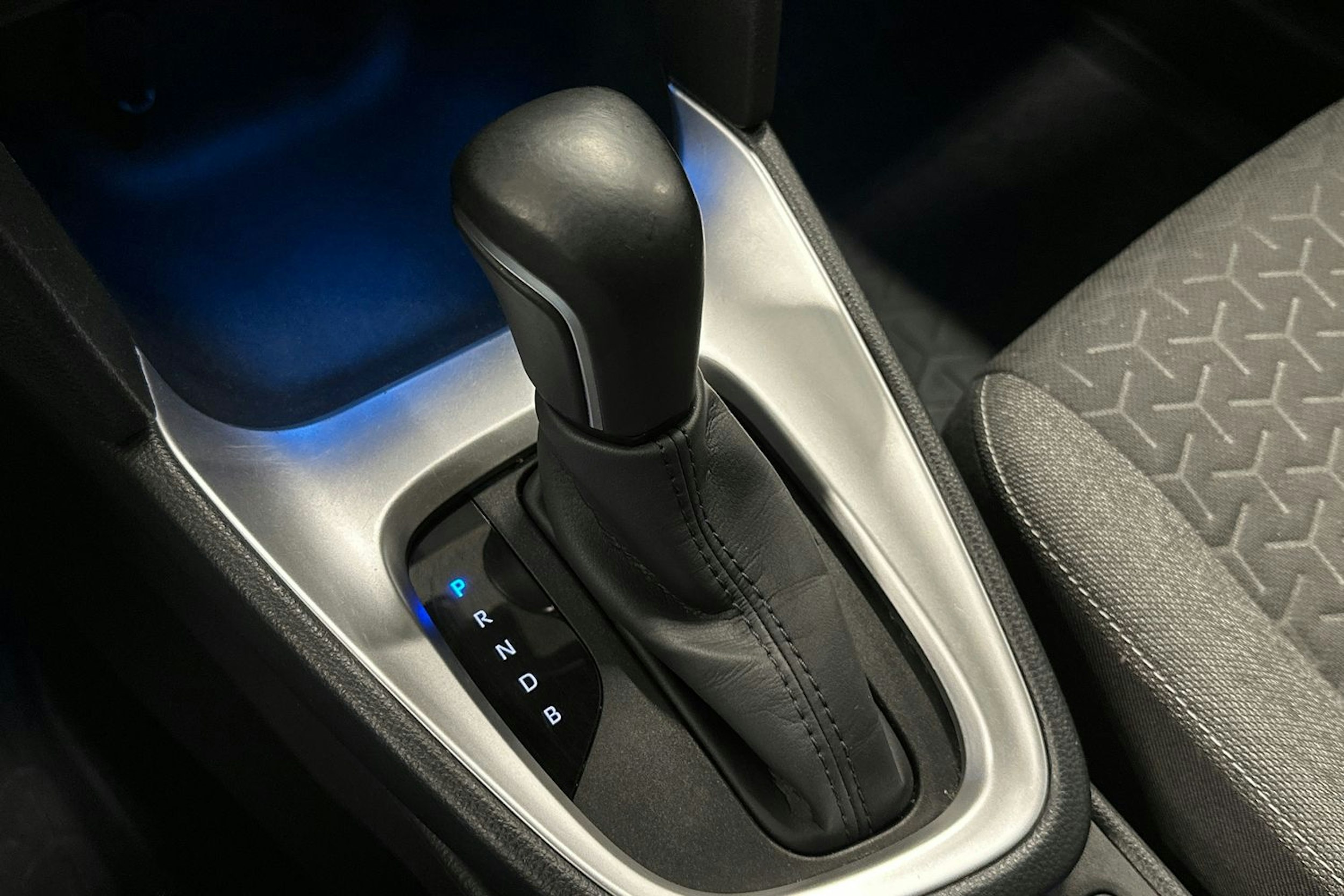 sininen Toyota Yaris Cross 2022 kuva 25.