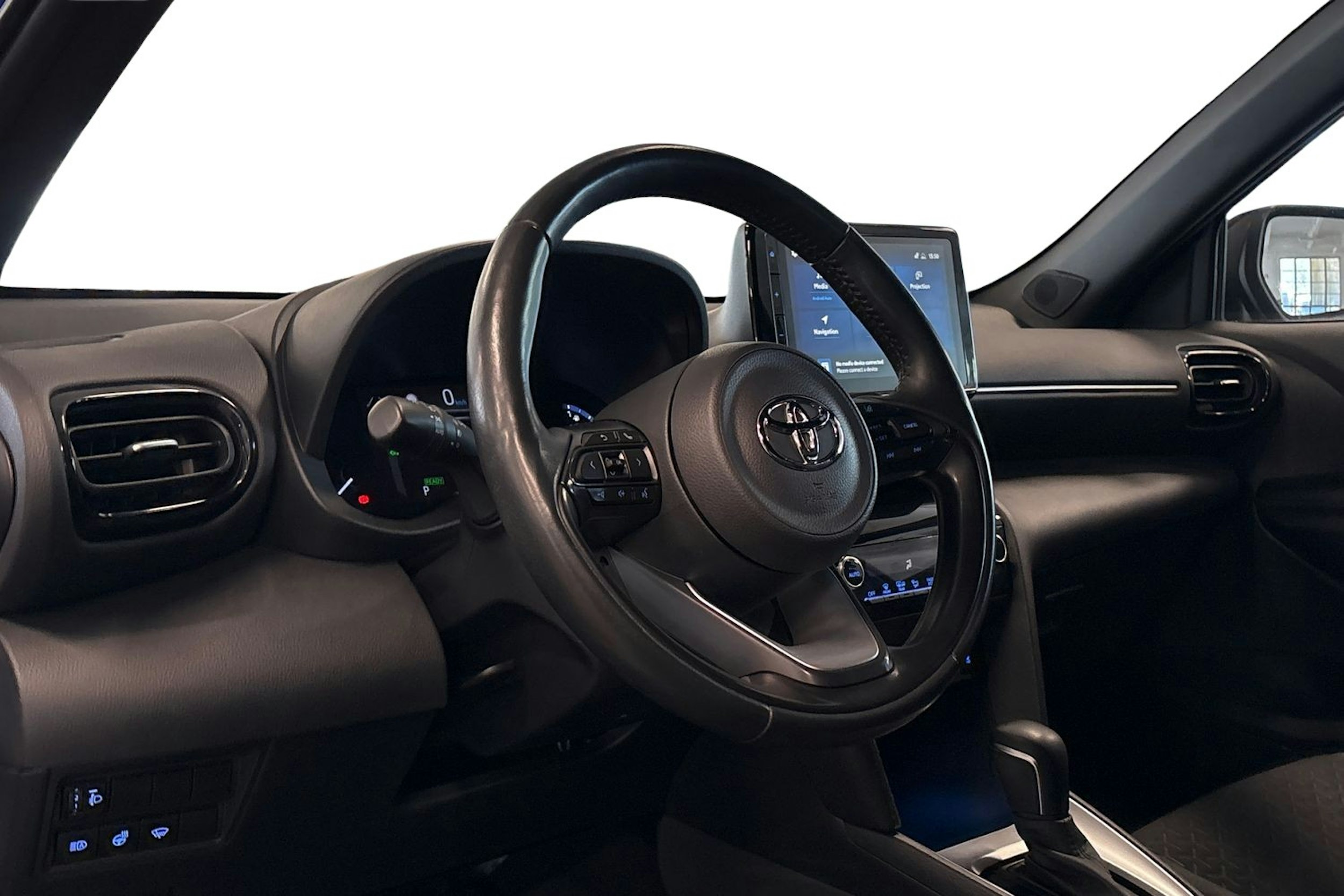 sininen Toyota Yaris Cross 2022 kuva 3.