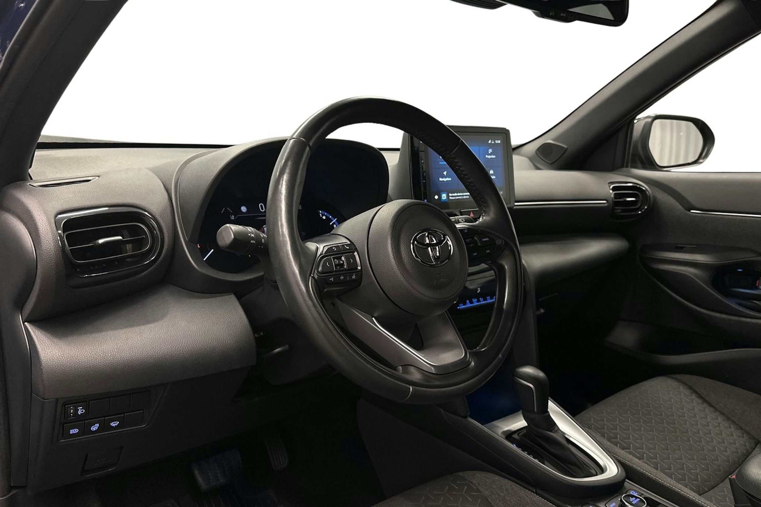 sininen Toyota Yaris Cross 2022 kuva 7.