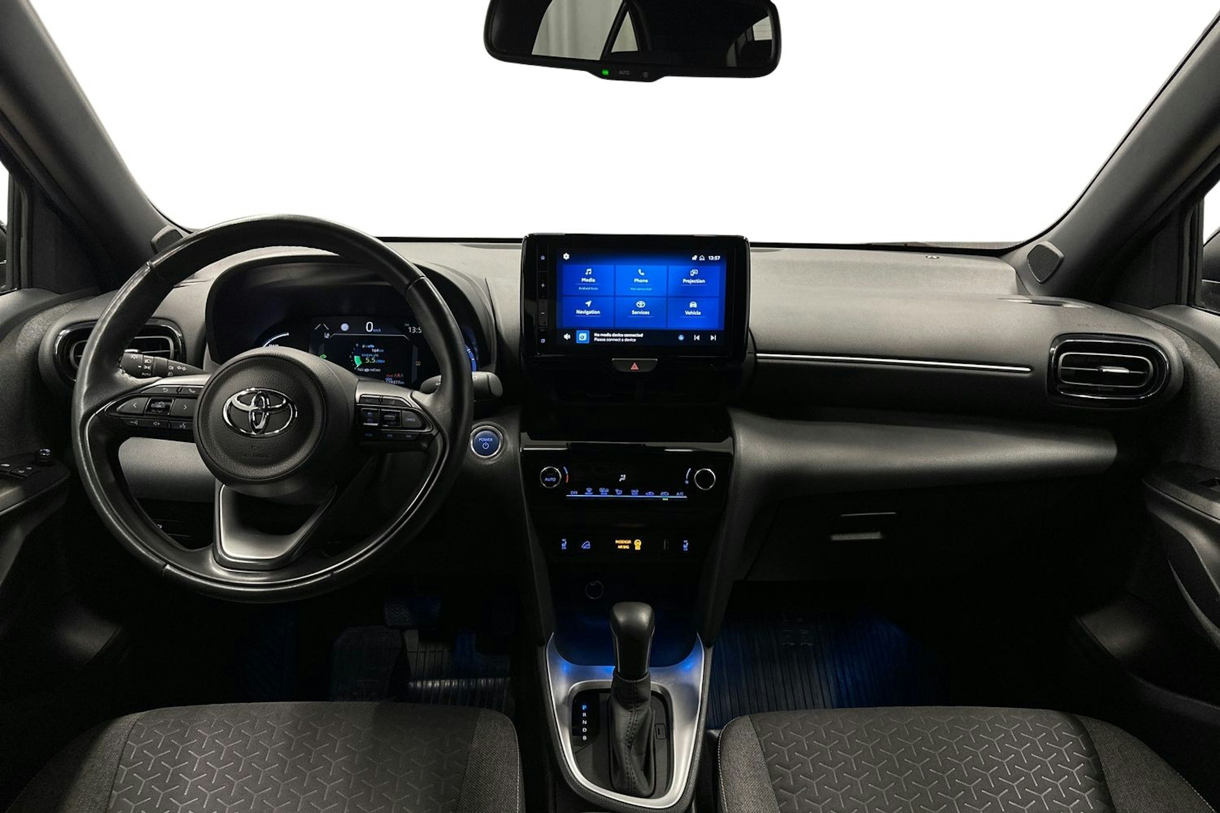 sininen Toyota Yaris Cross 2022 kuva 9.
