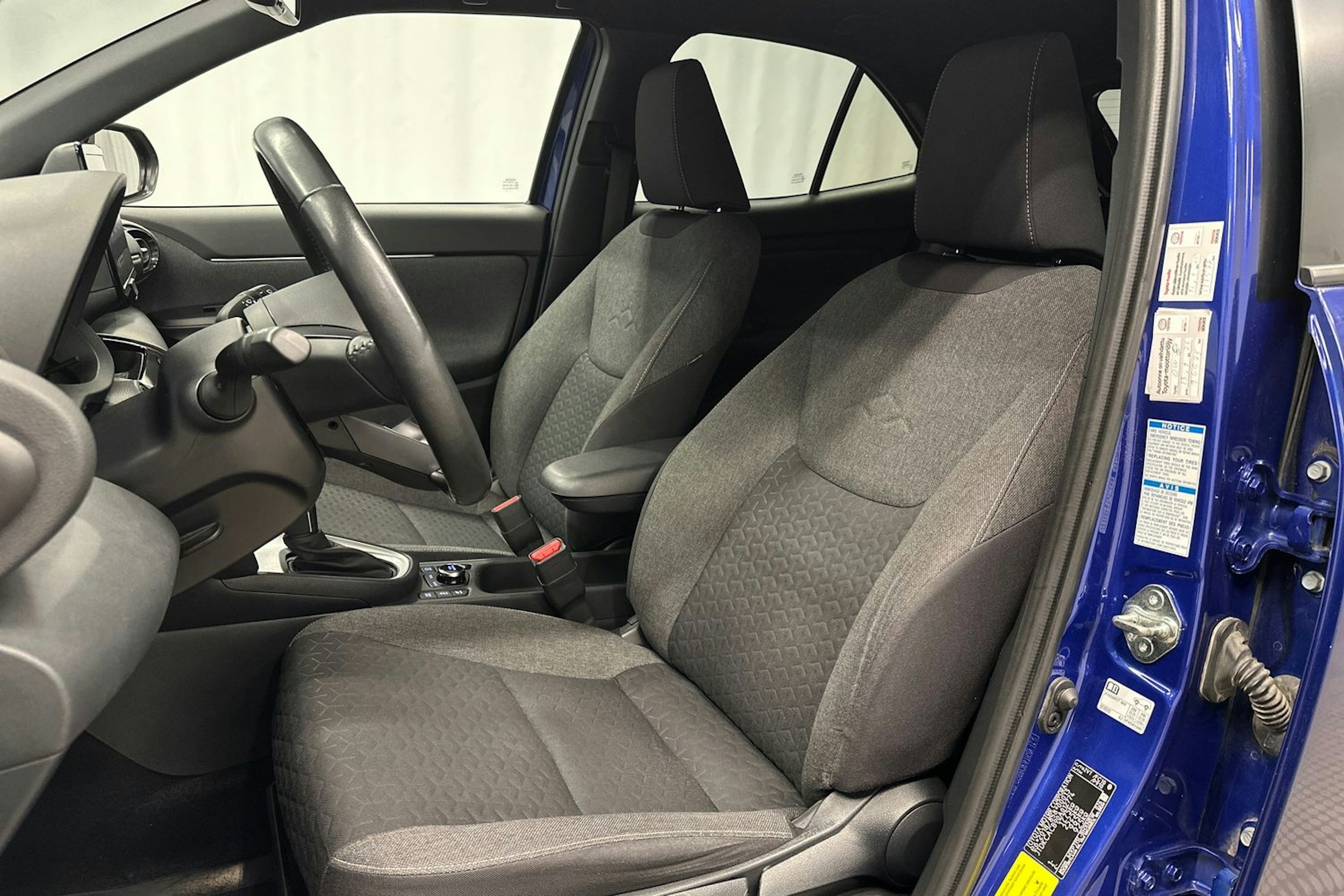 sininen Toyota Yaris Cross 2022 kuva 15.