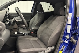 sininen Toyota Yaris Cross 2022 kuva 15.