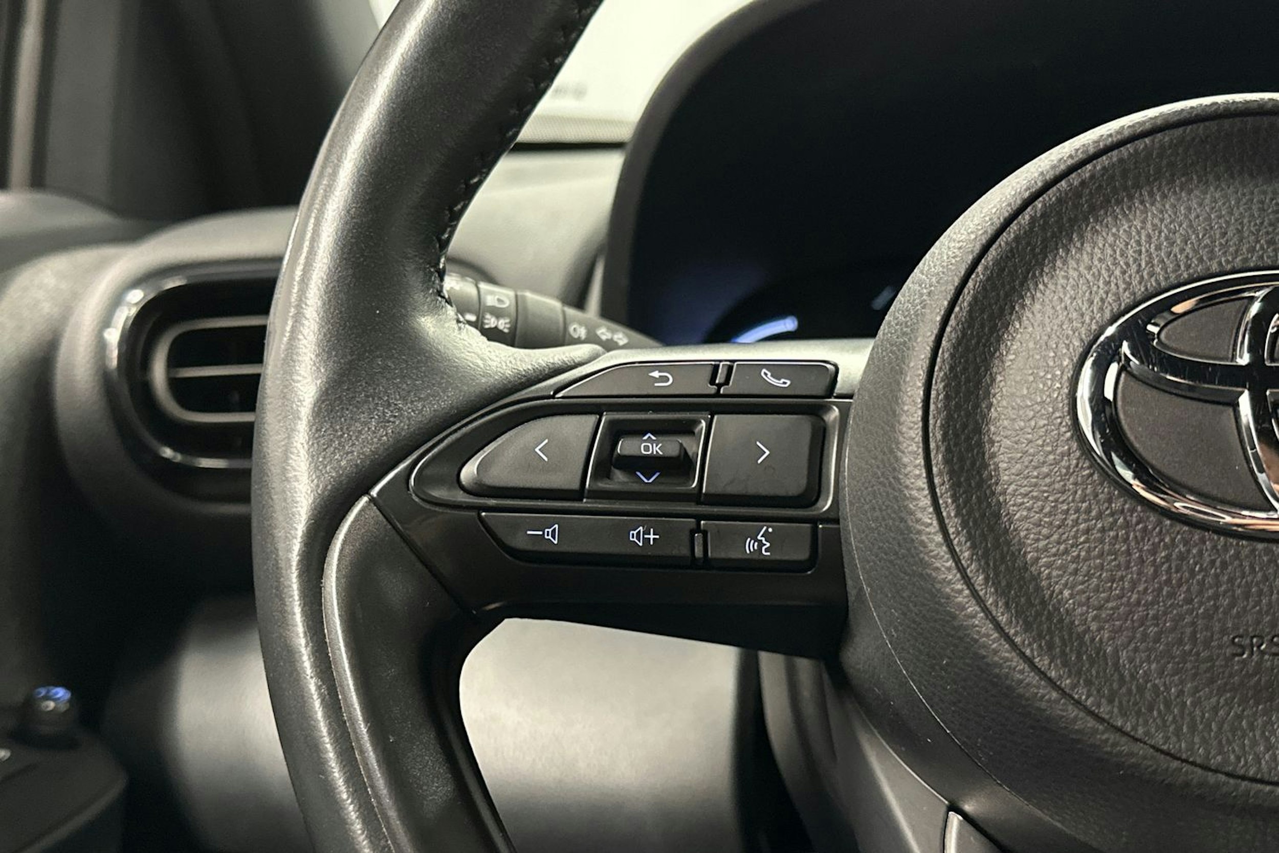 sininen Toyota Yaris Cross 2022 kuva 17.