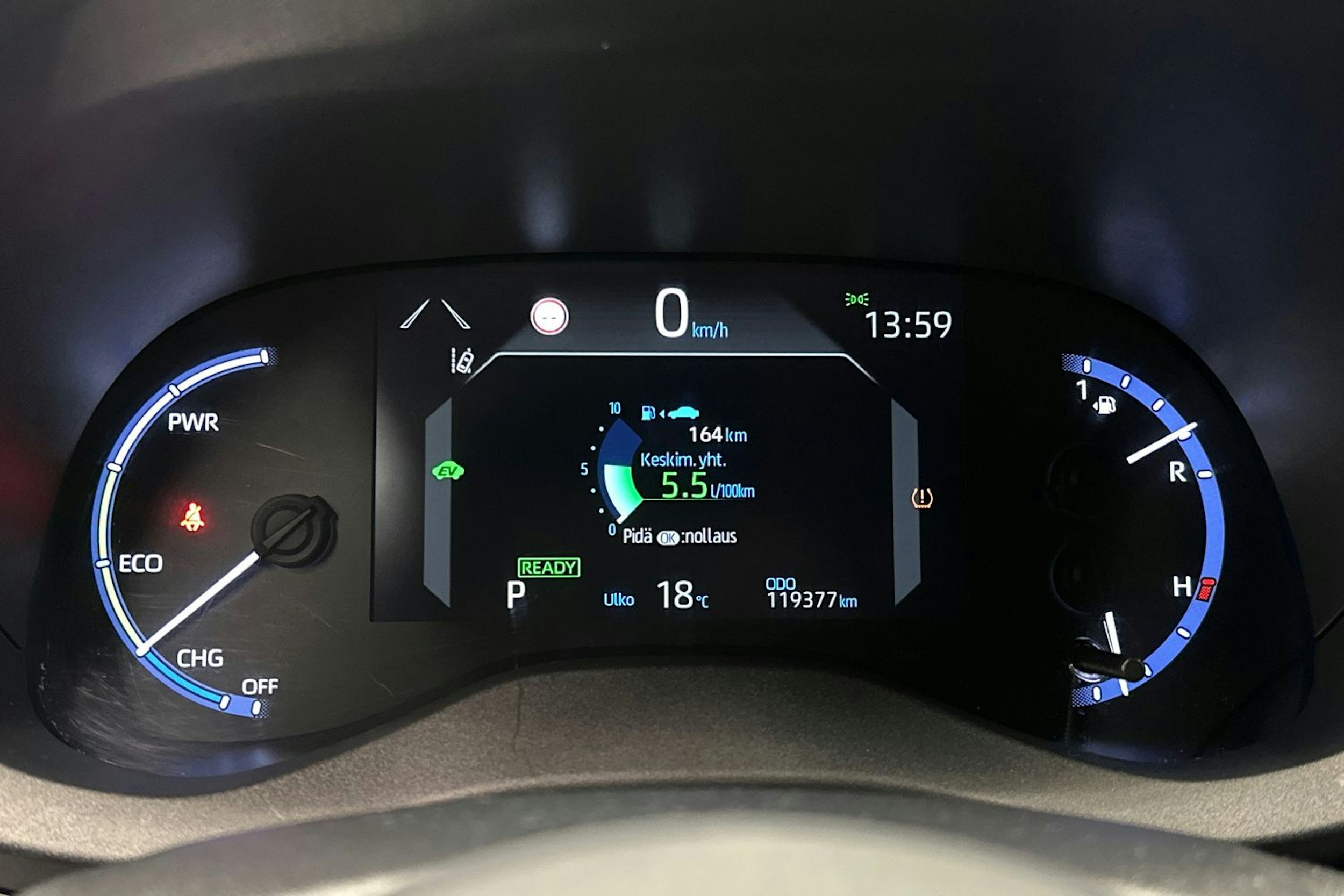 sininen Toyota Yaris Cross 2022 kuva 19.