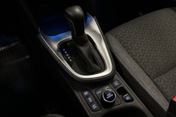 sininen Toyota Yaris Cross 2022 kuva 20.