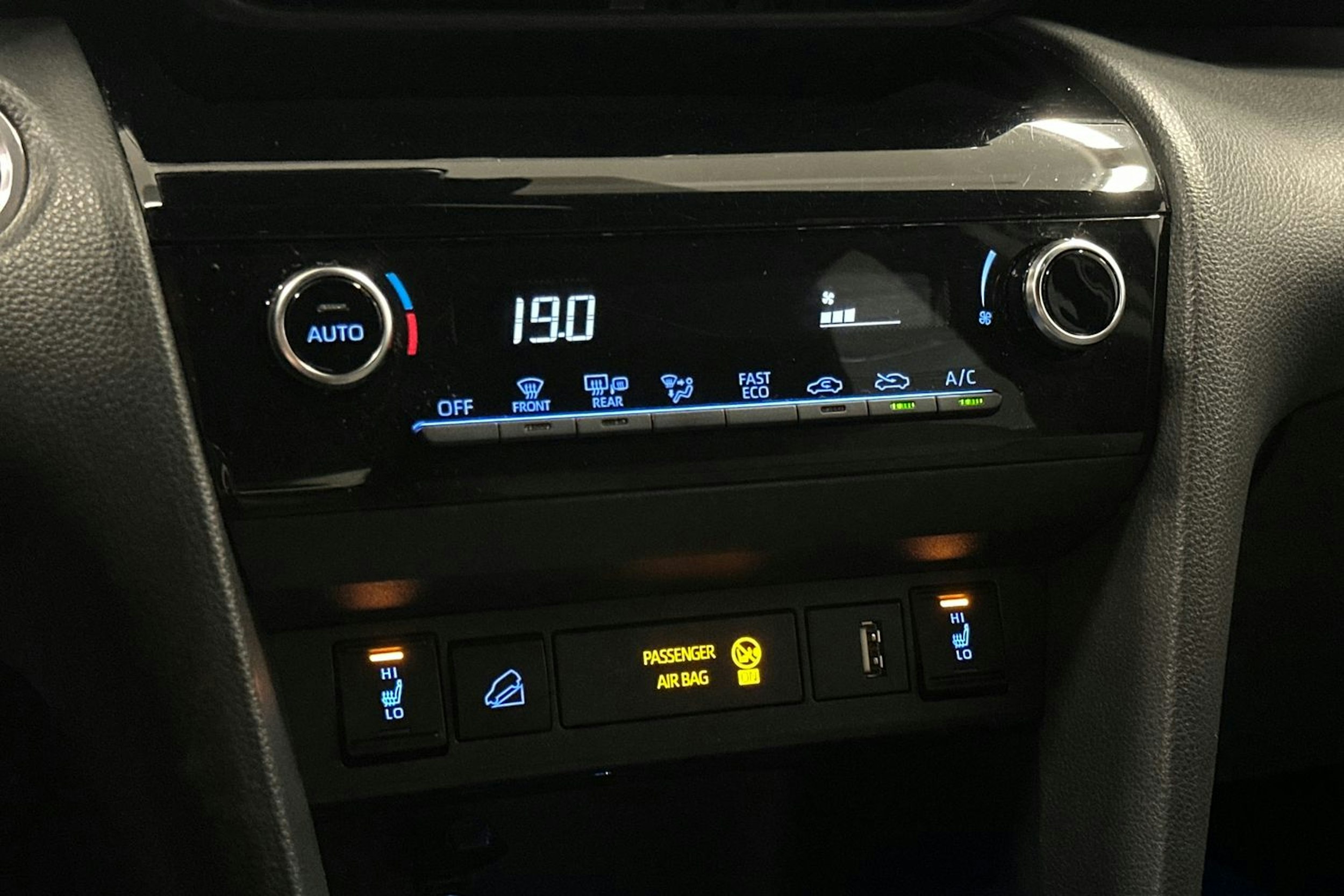 sininen Toyota Yaris Cross 2022 kuva 21.