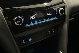 sininen Toyota Yaris Cross 2022 kuva 26.