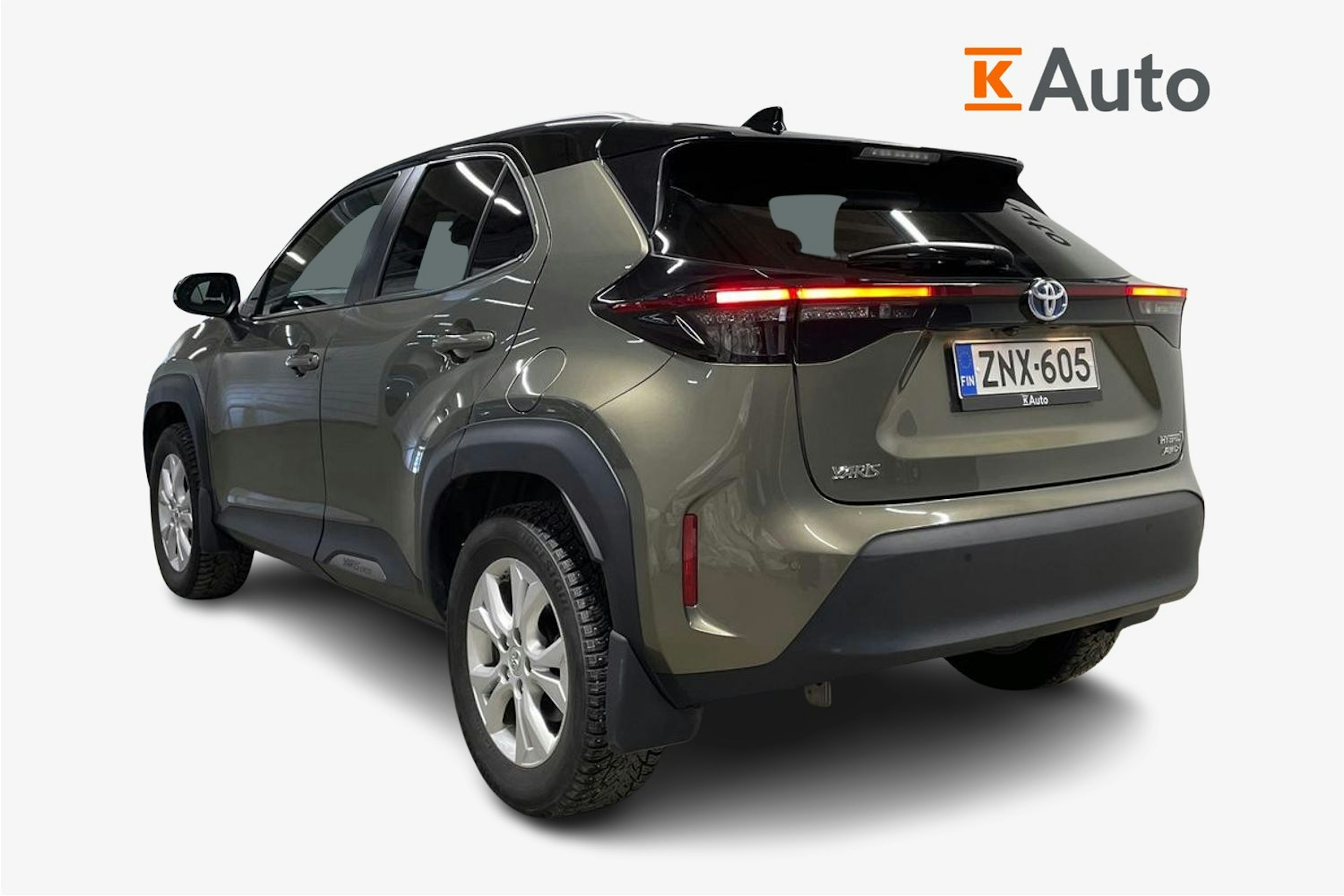 ruskea (beige) Toyota Yaris Cross 2022 kuva 2.