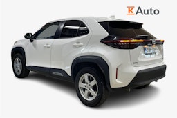 valkoinen Toyota Yaris Cross 2022 kuva 2.