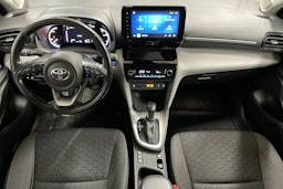 valkoinen Toyota Yaris Cross 2022 kuva 9.