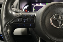 valkoinen Toyota Yaris Cross 2022 kuva 16.