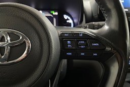 valkoinen Toyota Yaris Cross 2022 kuva 17.